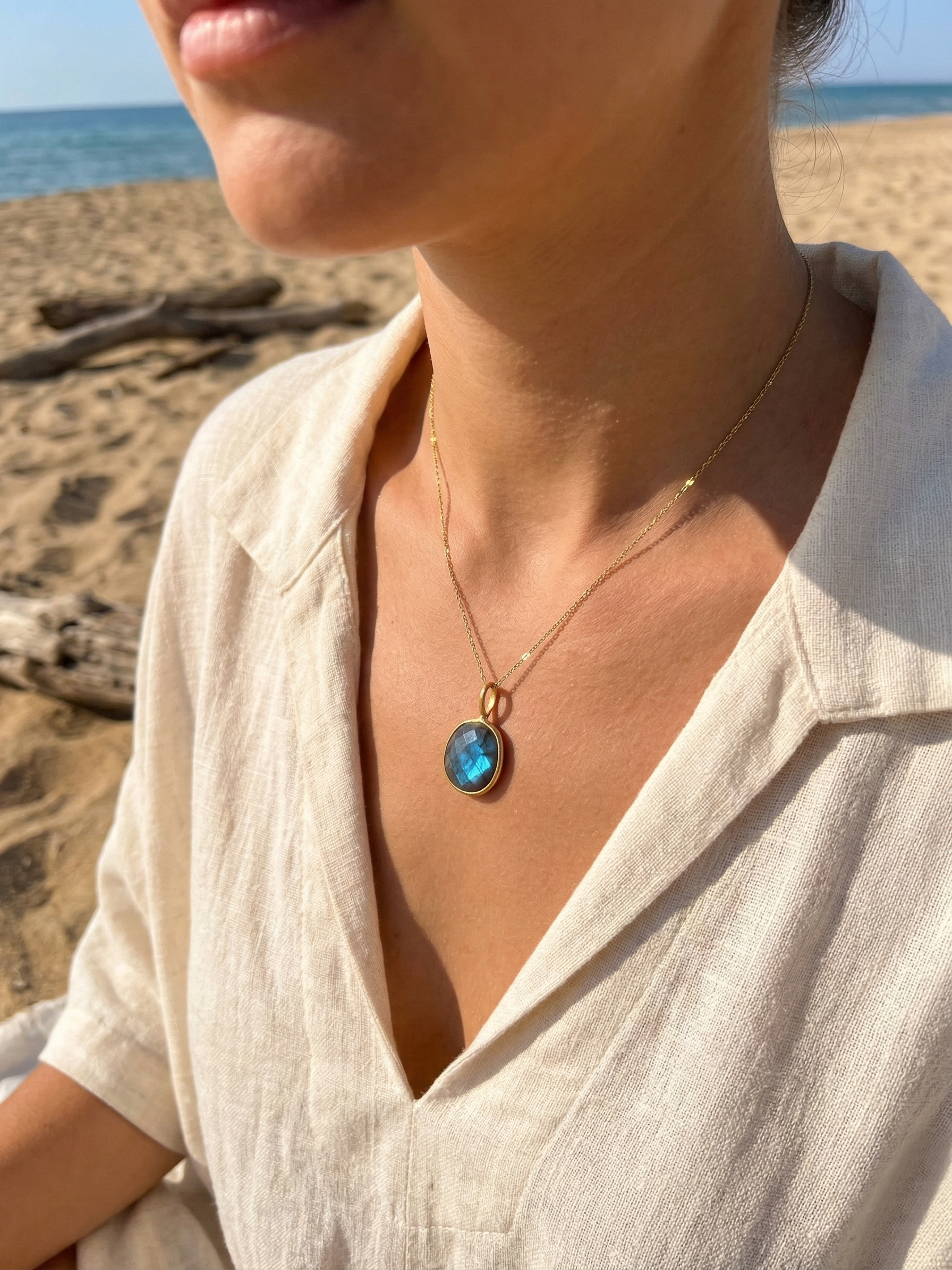 abhya - Labradorite Soul Pendant