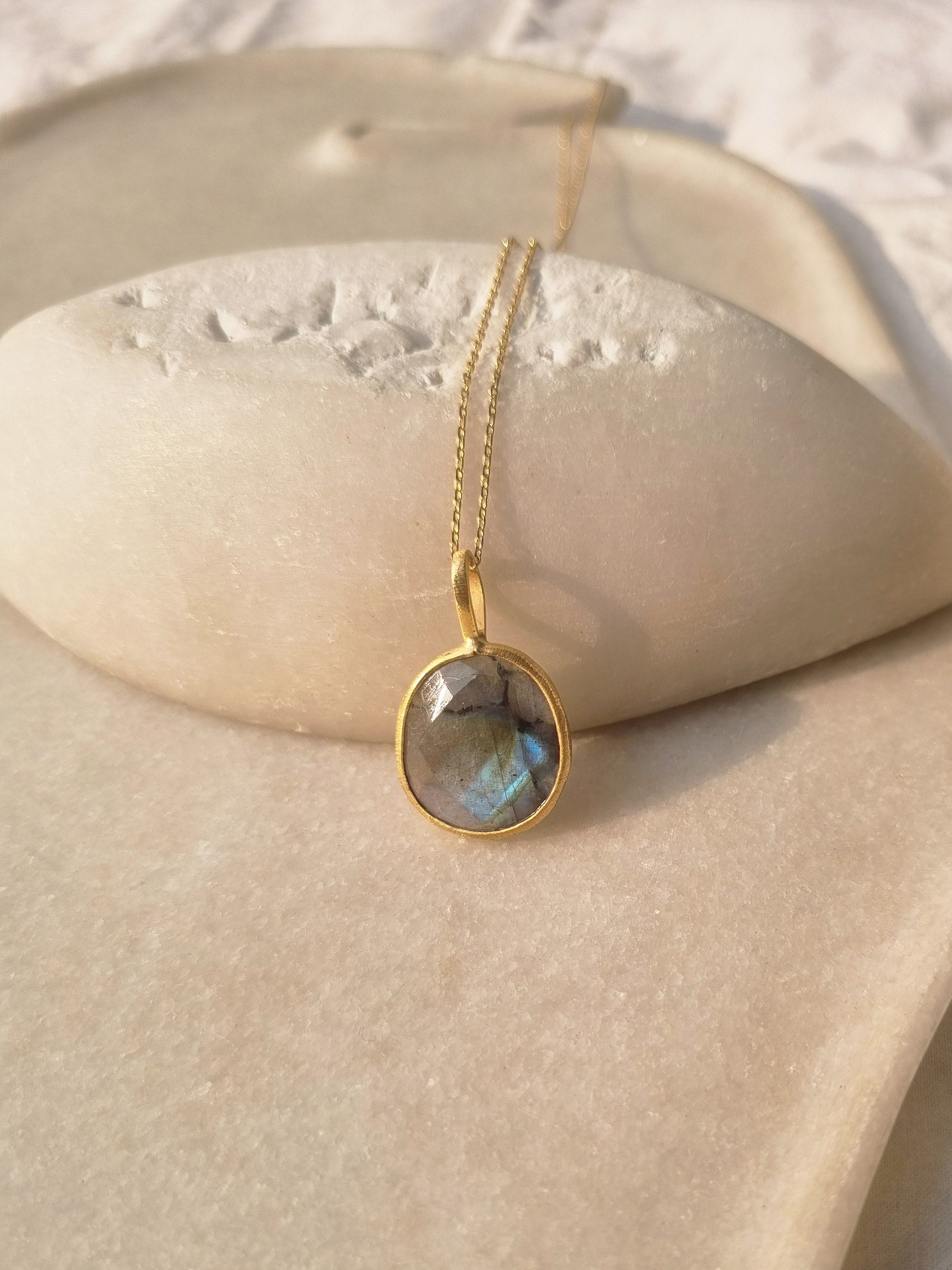abhya - Labradorite Soul Pendant