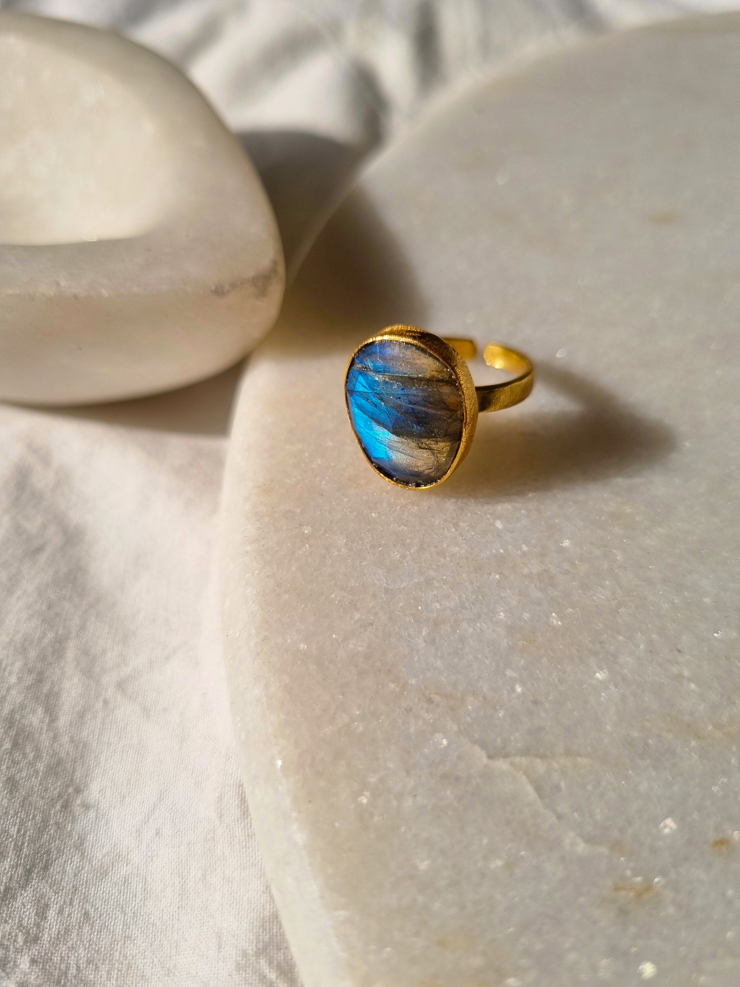 mars - Labradorite Soul Ring