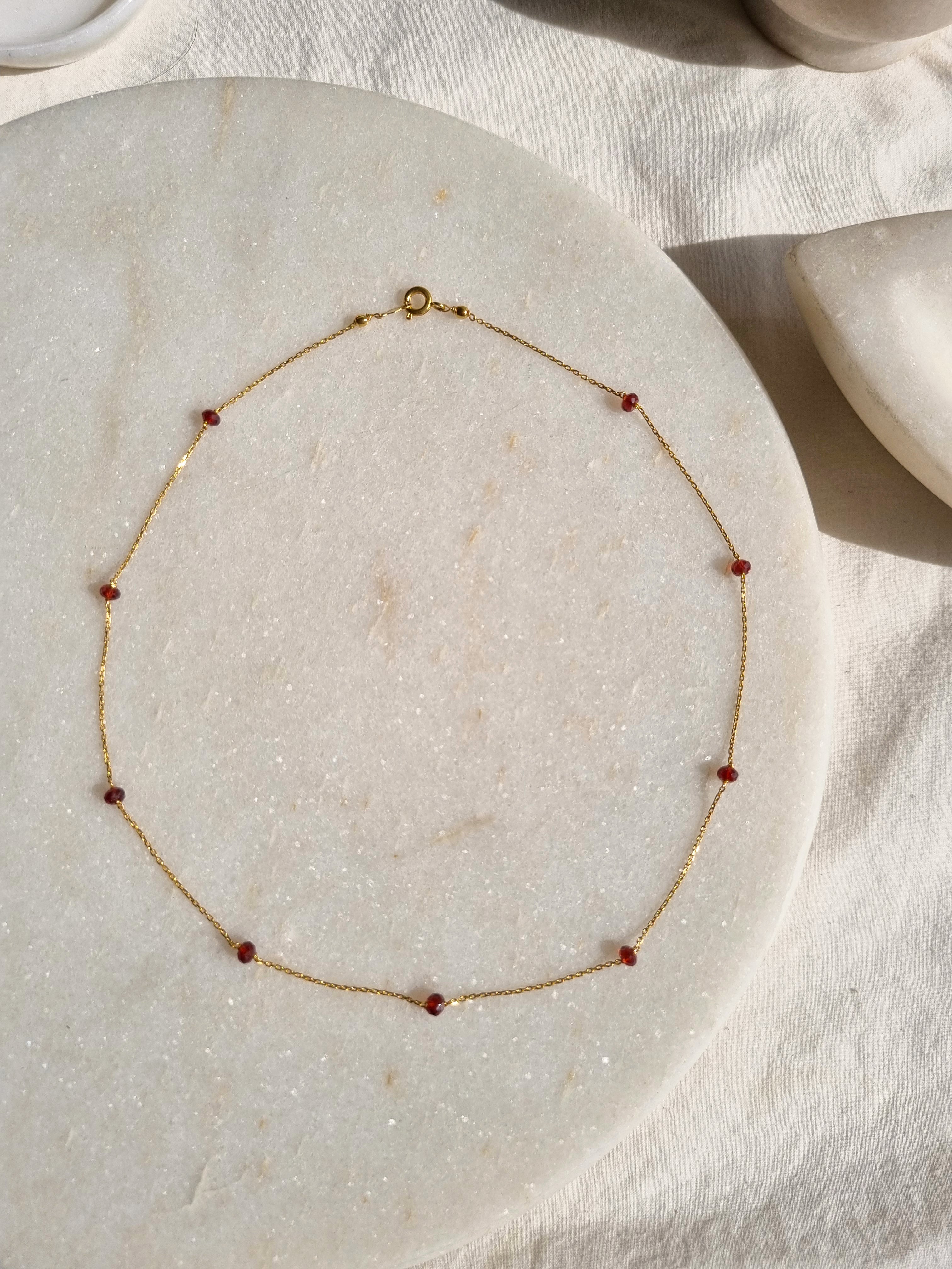 veti - Garnet Baati choker