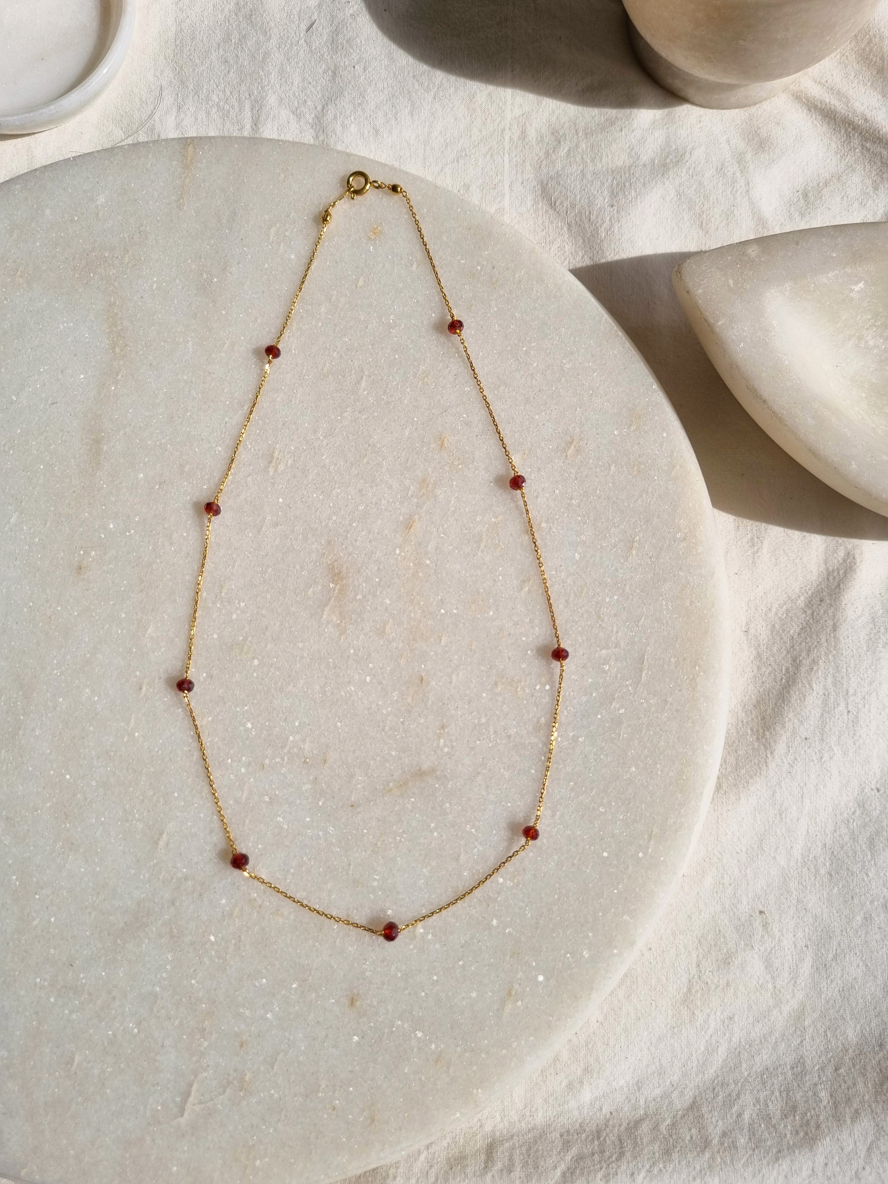 veti - Garnet Baati choker