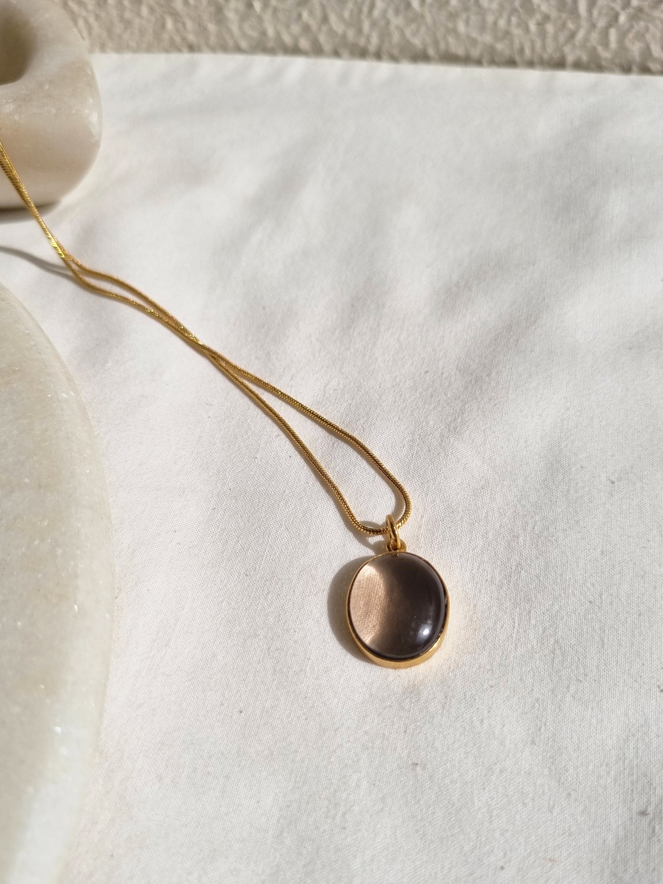 vana - Smoky Quartz Oval Men's Pendant