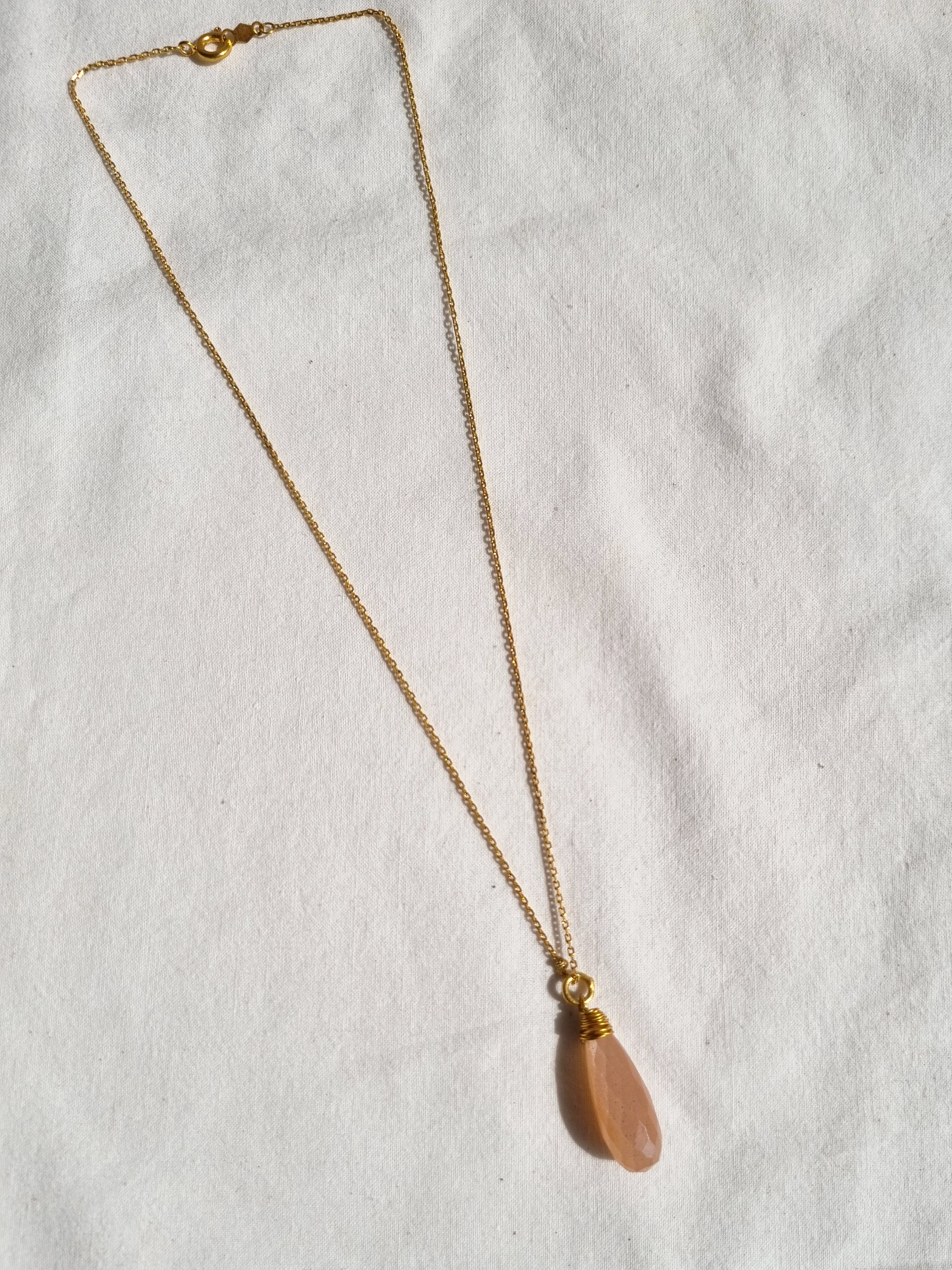 arkar - Peach Moonstone Long Teardrop Pendant
