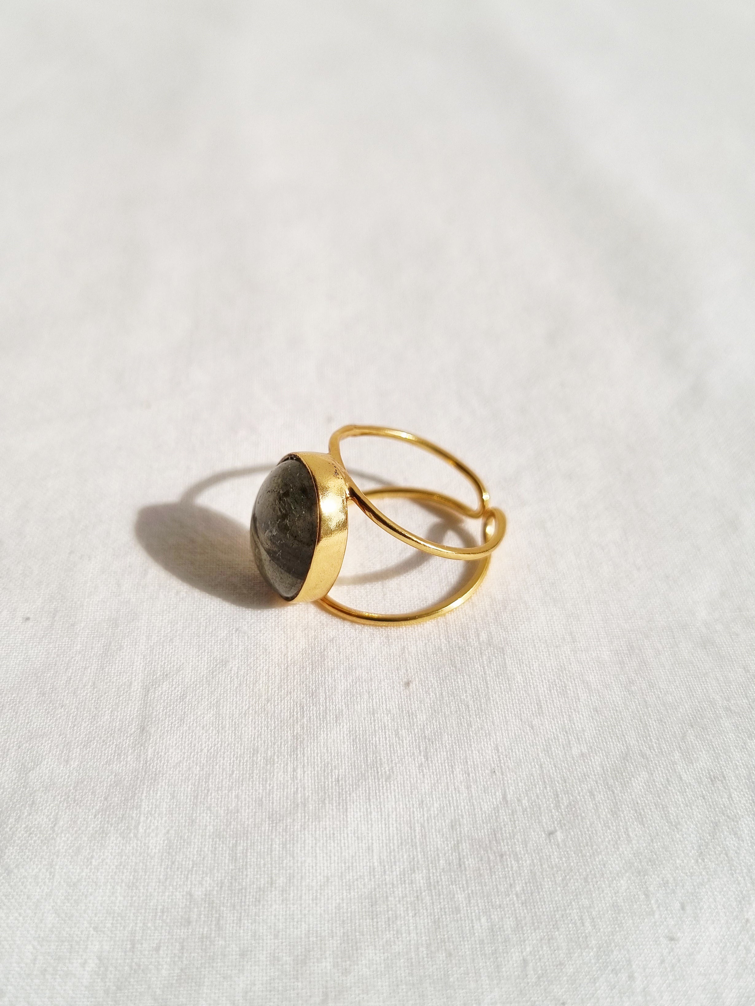 vartha - Labradorite Olivia Ring