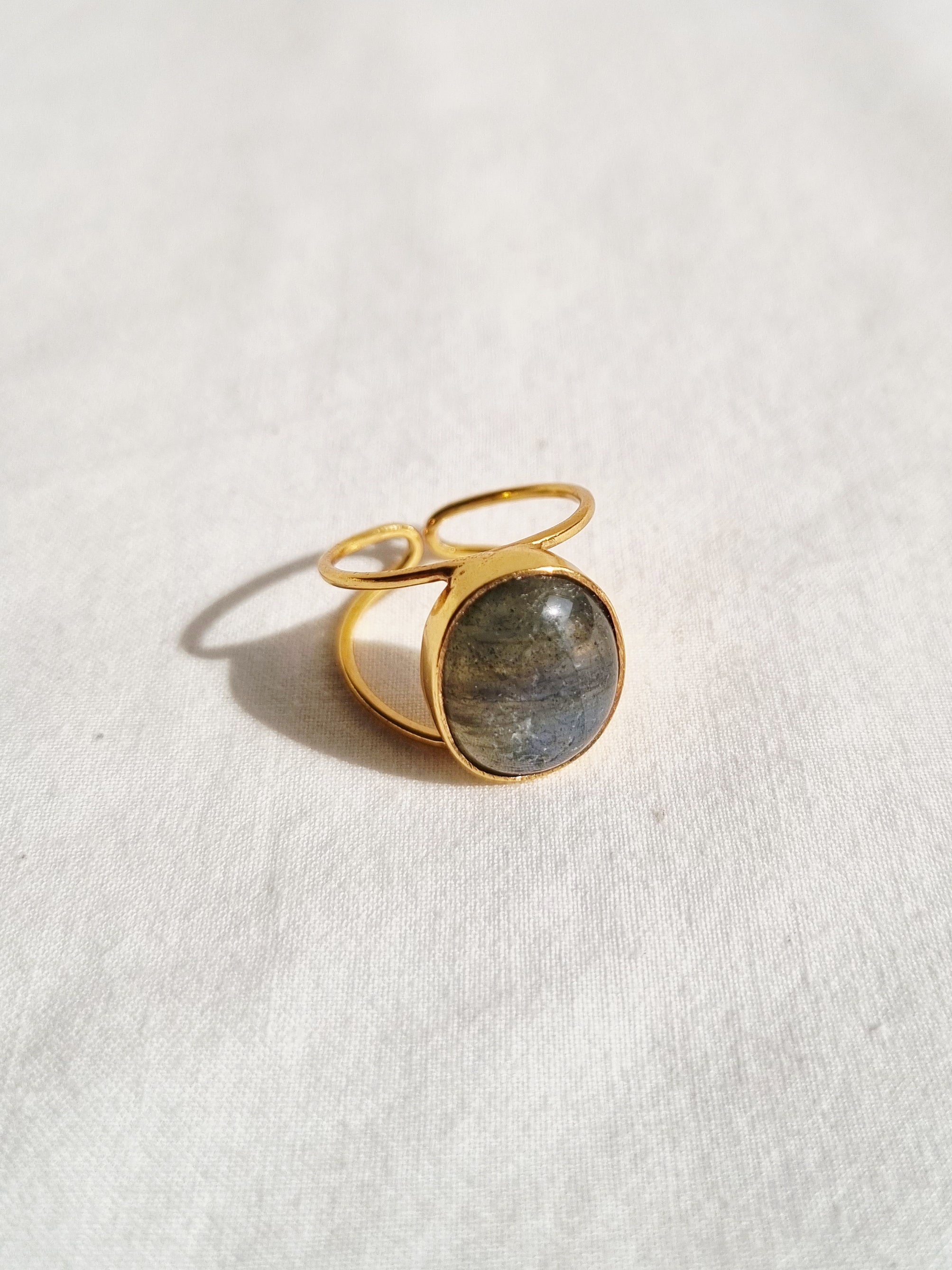 vartha - Labradorite Olivia Ring