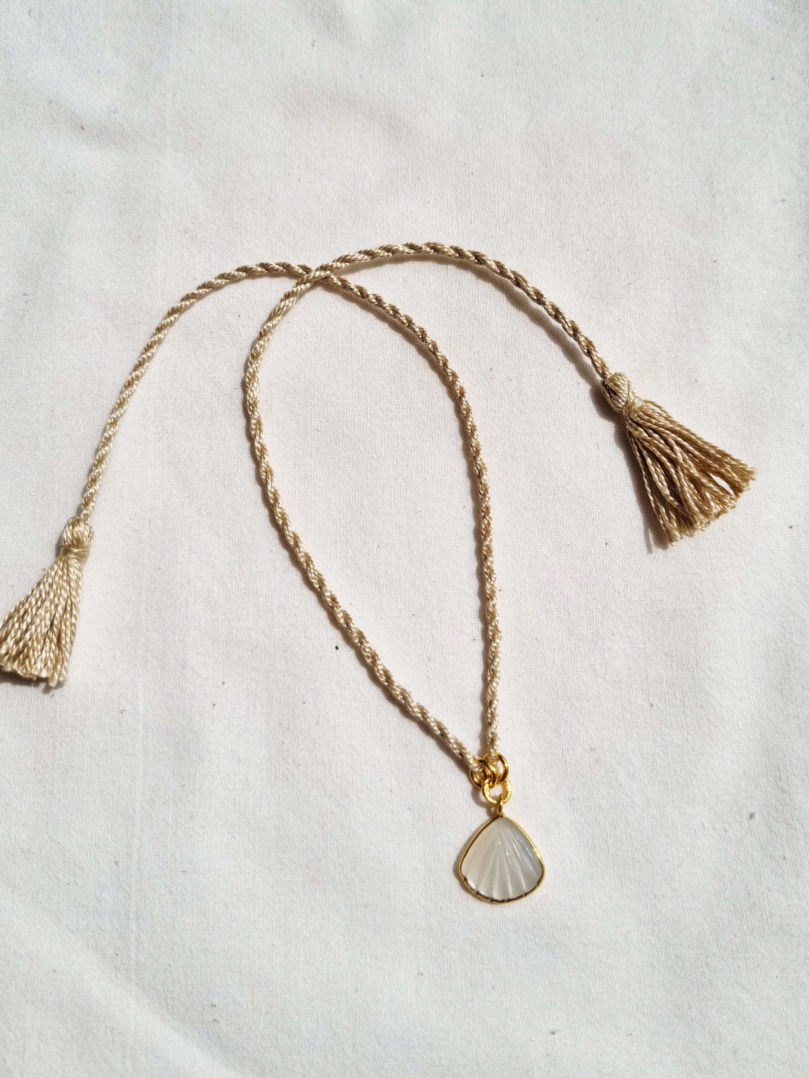 sankha- White Moonstone Shell Charm Rakhi