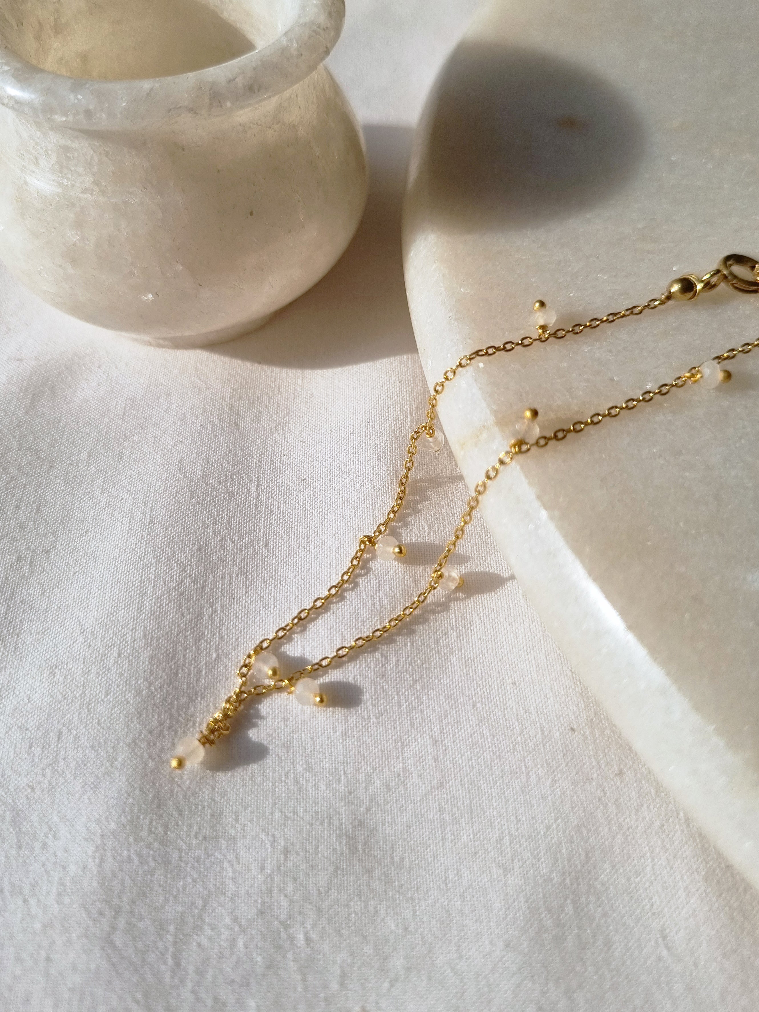 apiti - White Moonstone Baati Drop Bracelet