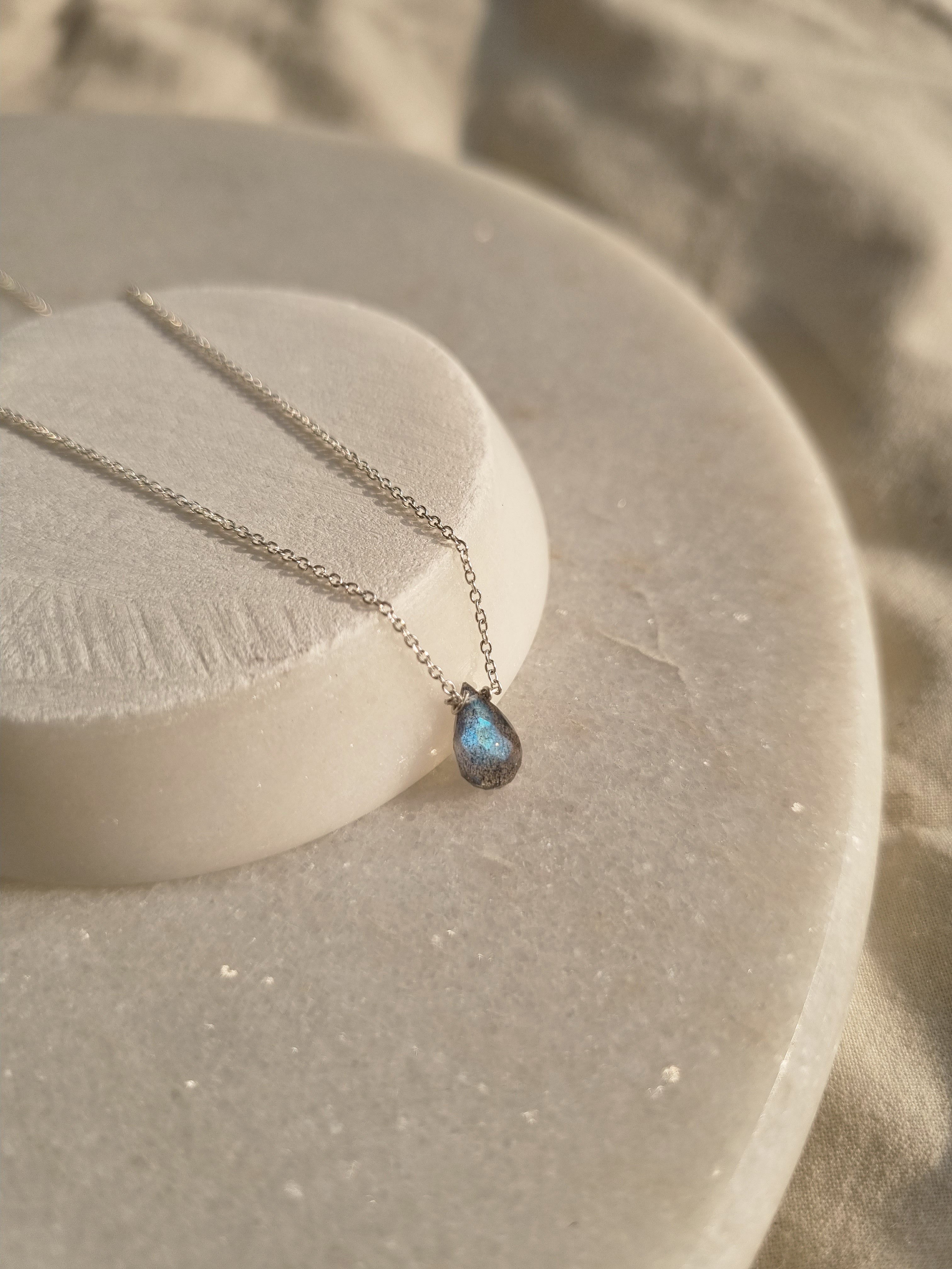 visno - Labradorite Tear shaped Drop Pendant