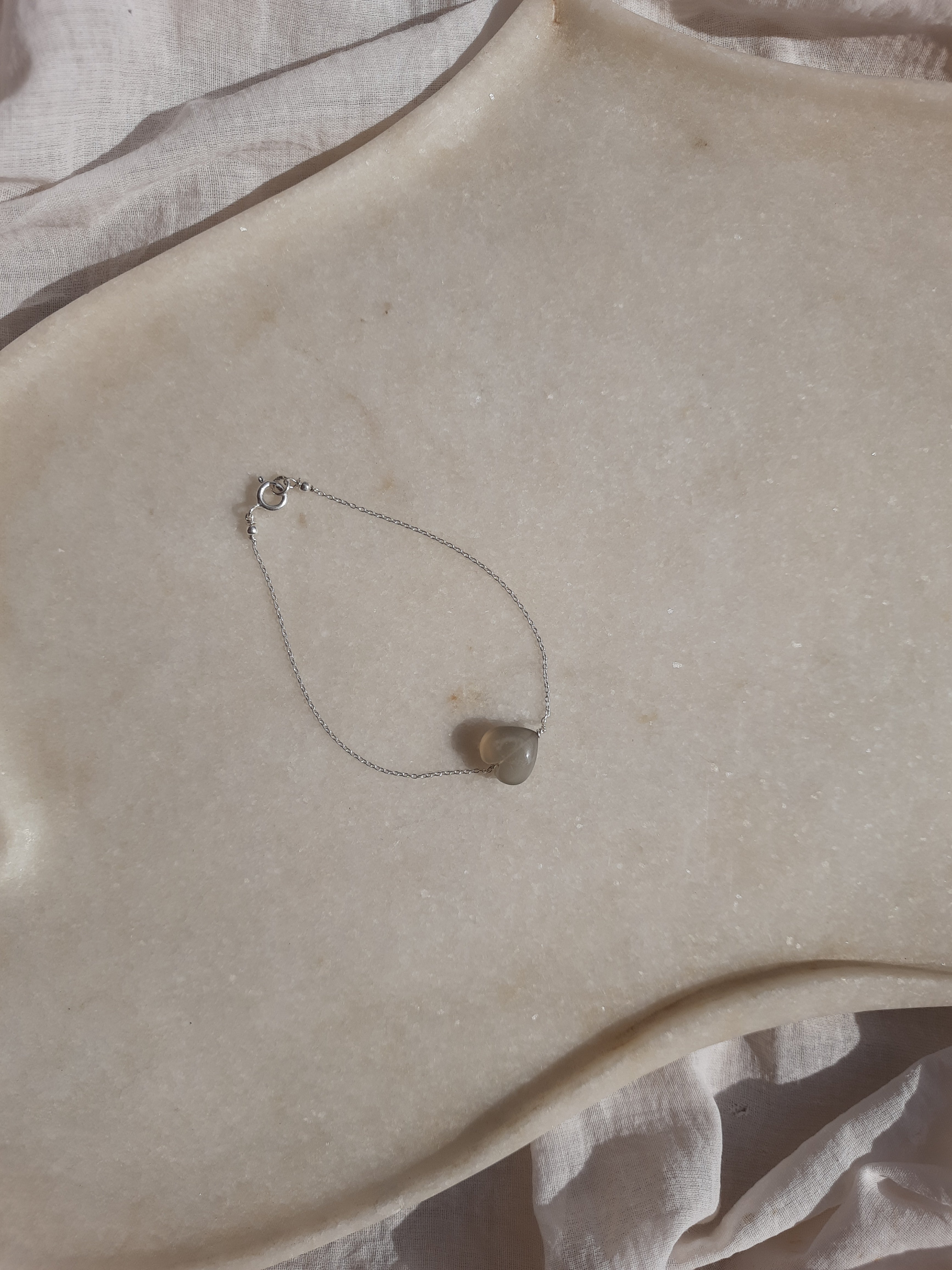 kauri - Grey Moonstone Heart Bracelet