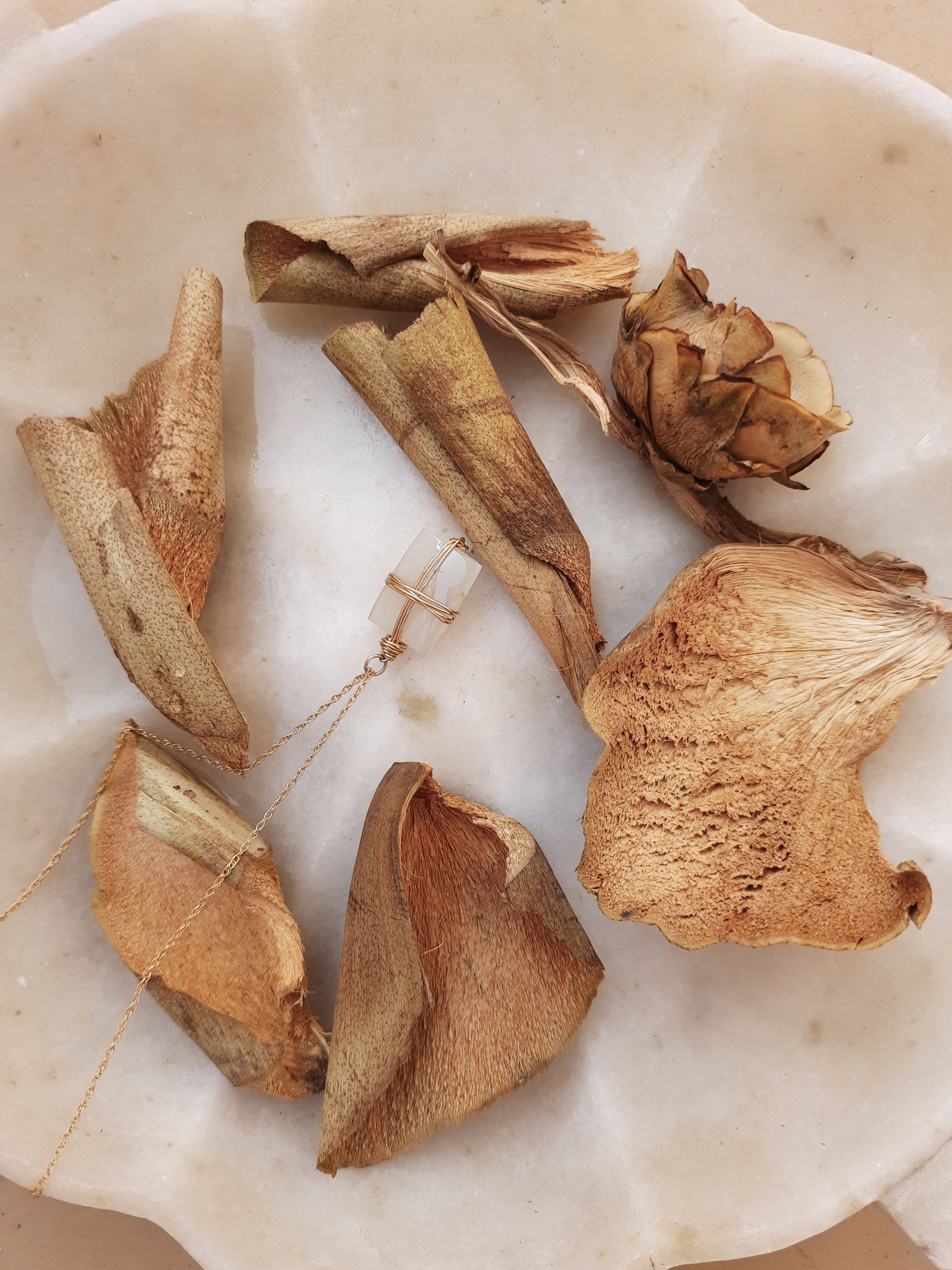 racana - White Moonstone