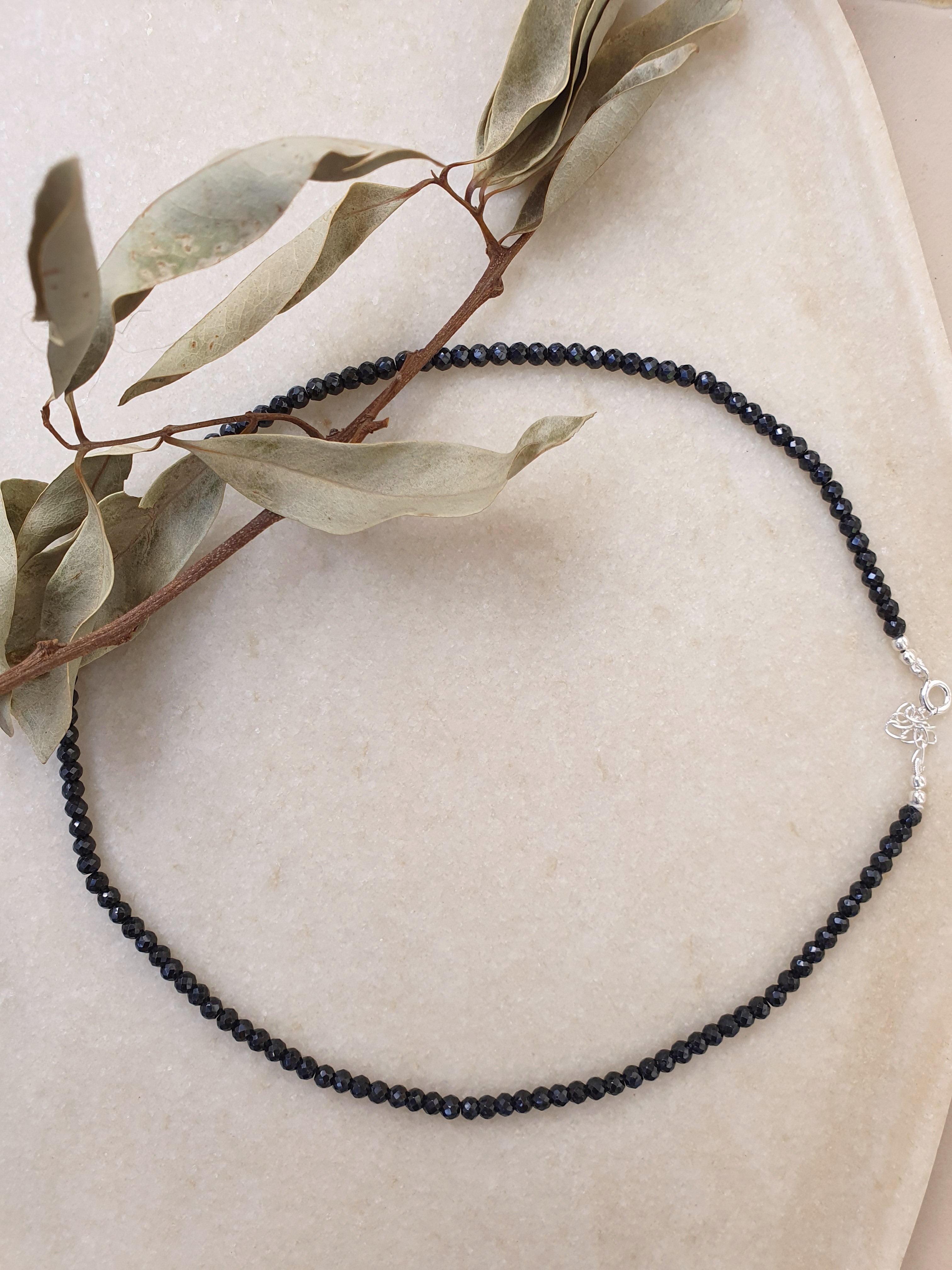 vari - Black Spinel Baati Choker