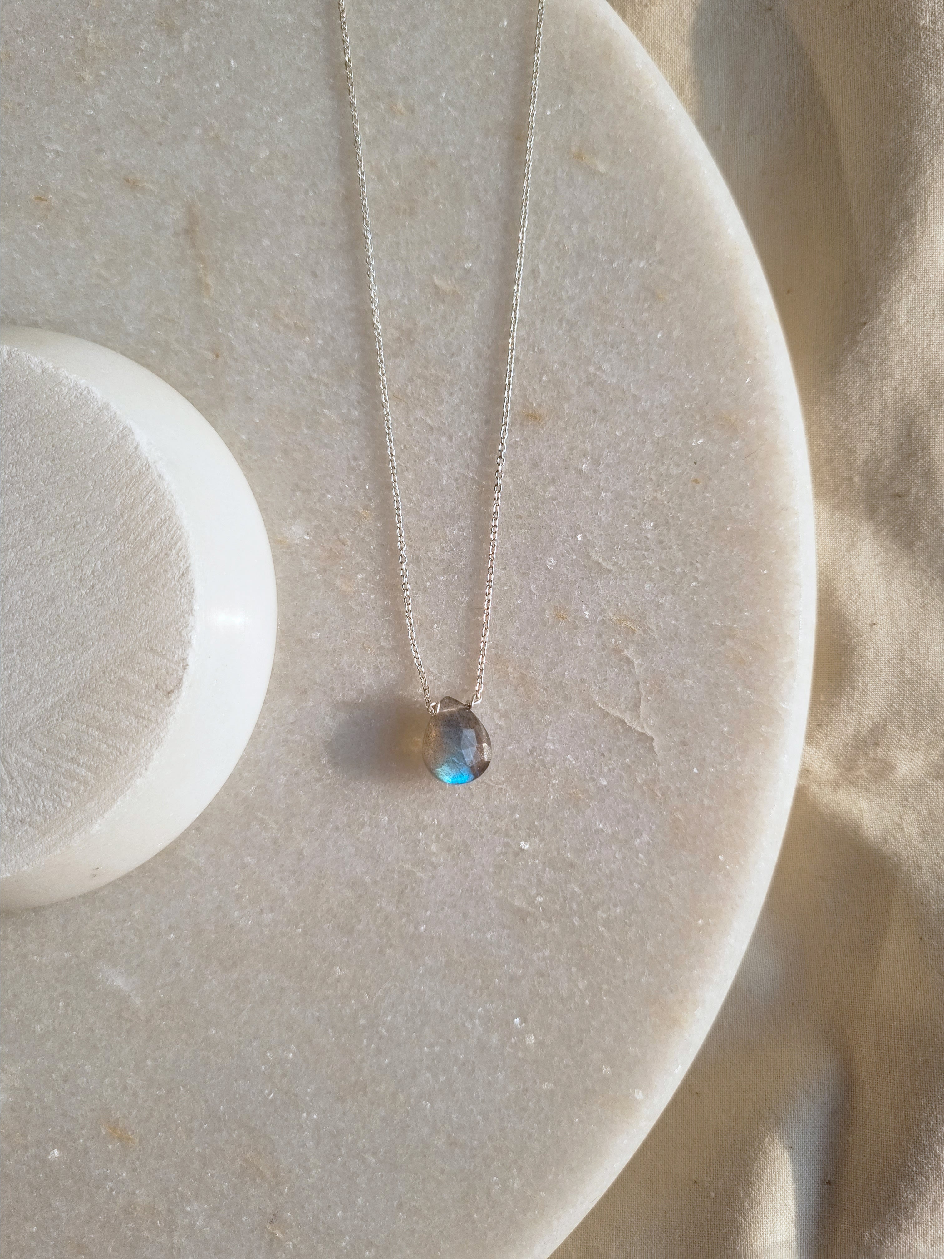 iyate - Labradorite Almond Shaped Drop Pendant