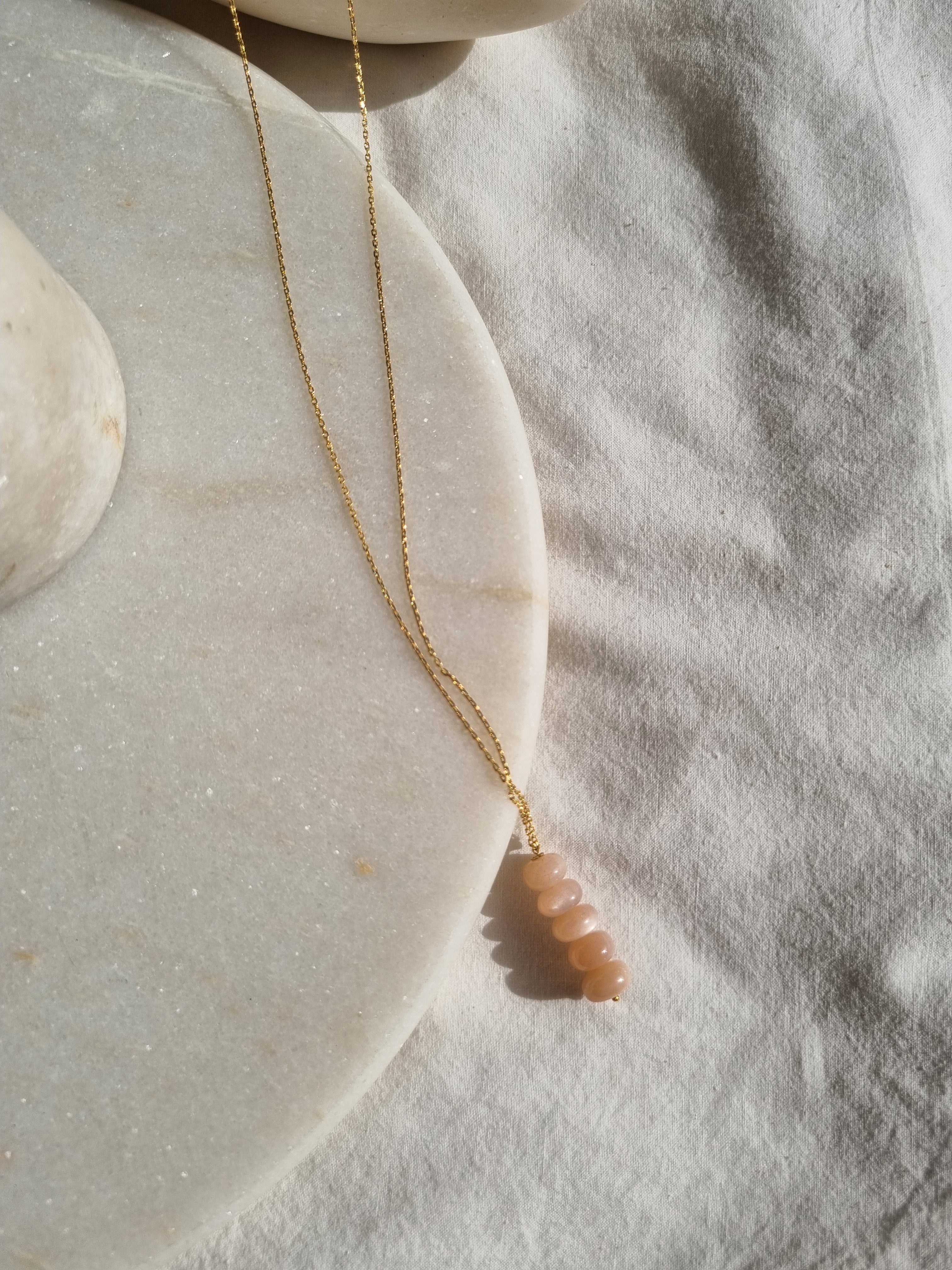 lasso - Peach Moonstone Baati Pendant