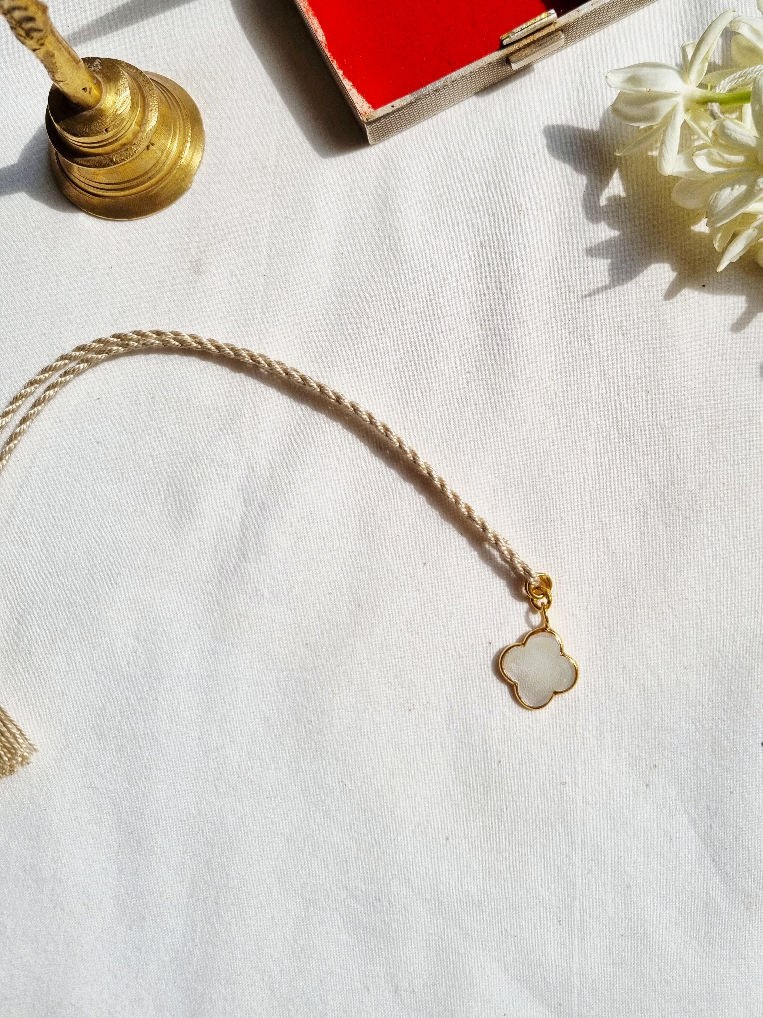 kasana - White Moonstone Clover Charm Rakhi