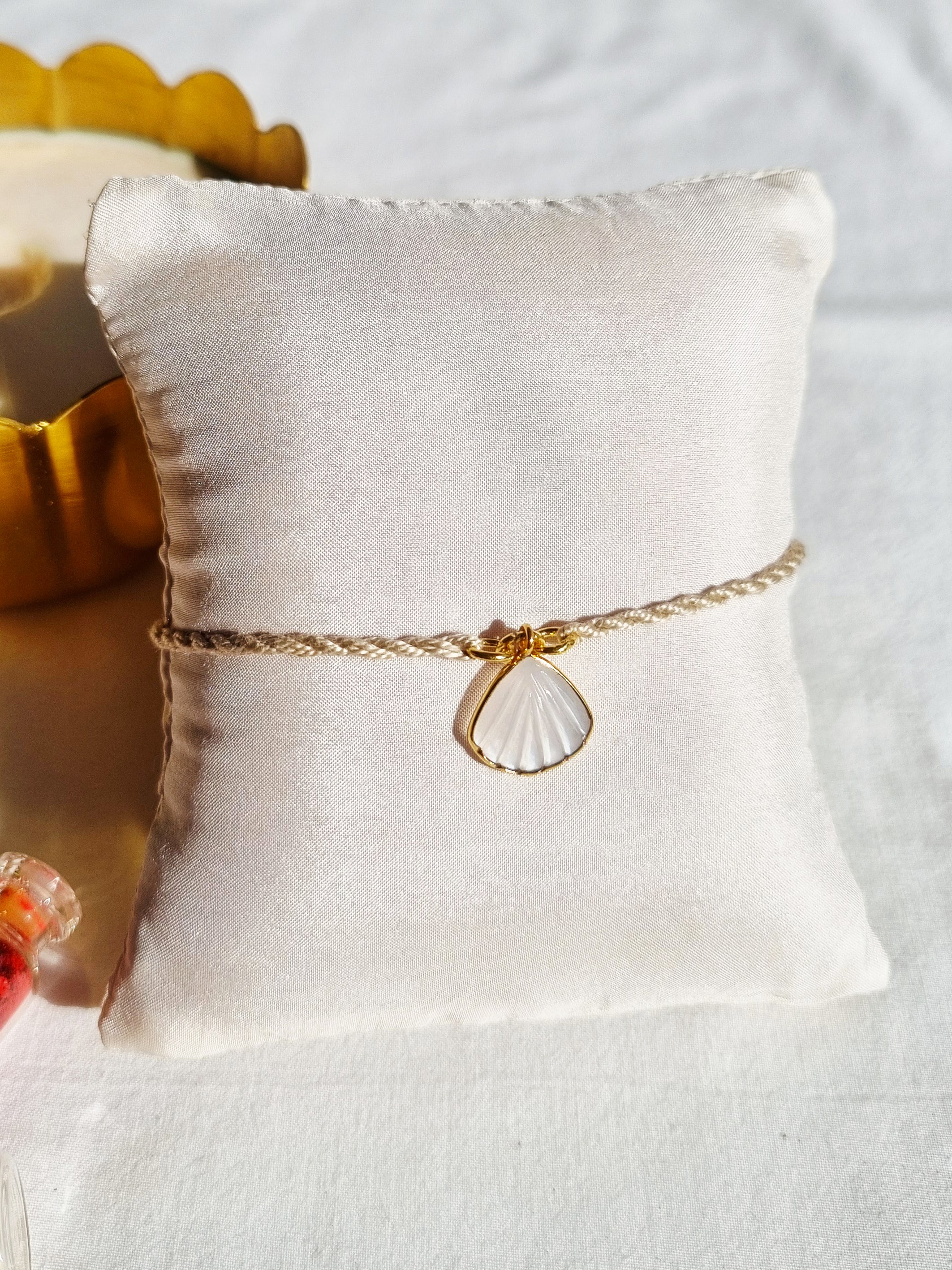 sankha- White Moonstone Shell Charm Rakhi
