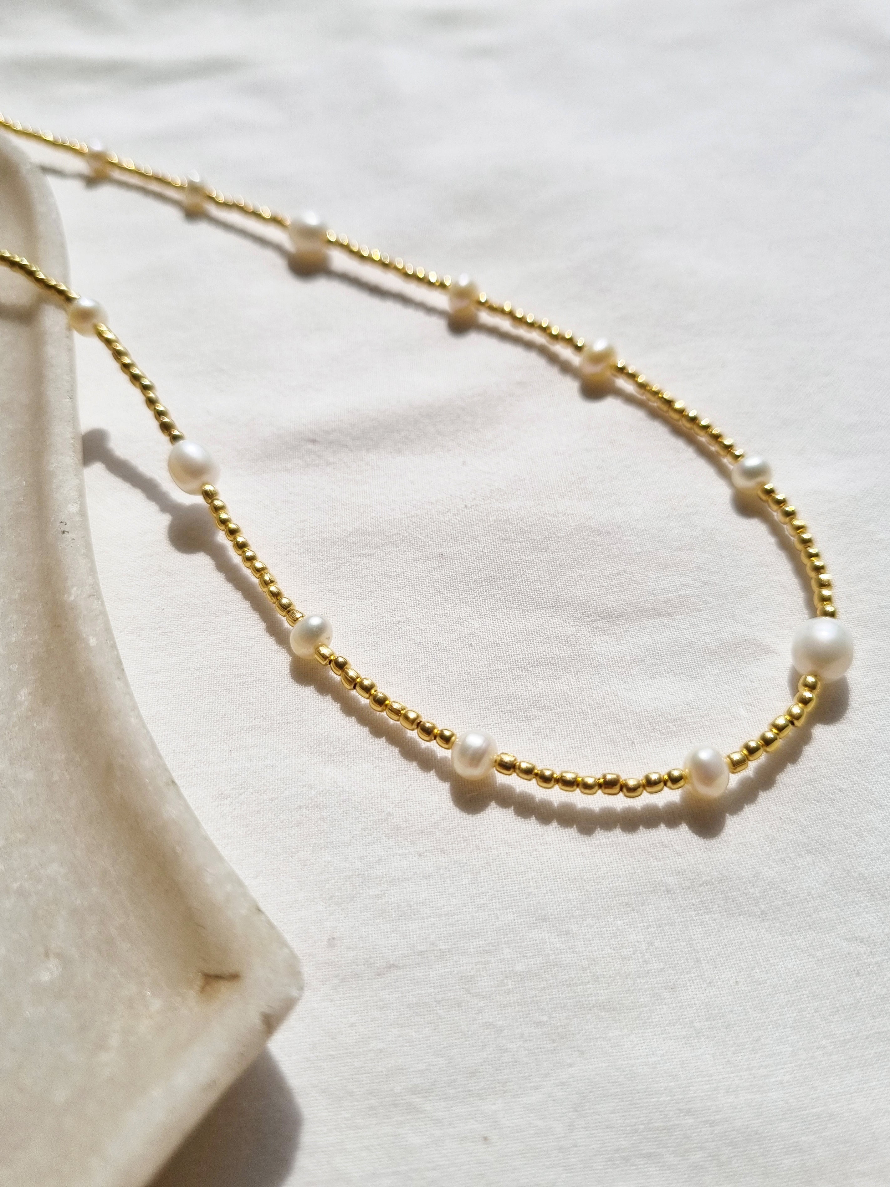 aveti - Pearl Boho Golden Bead choker