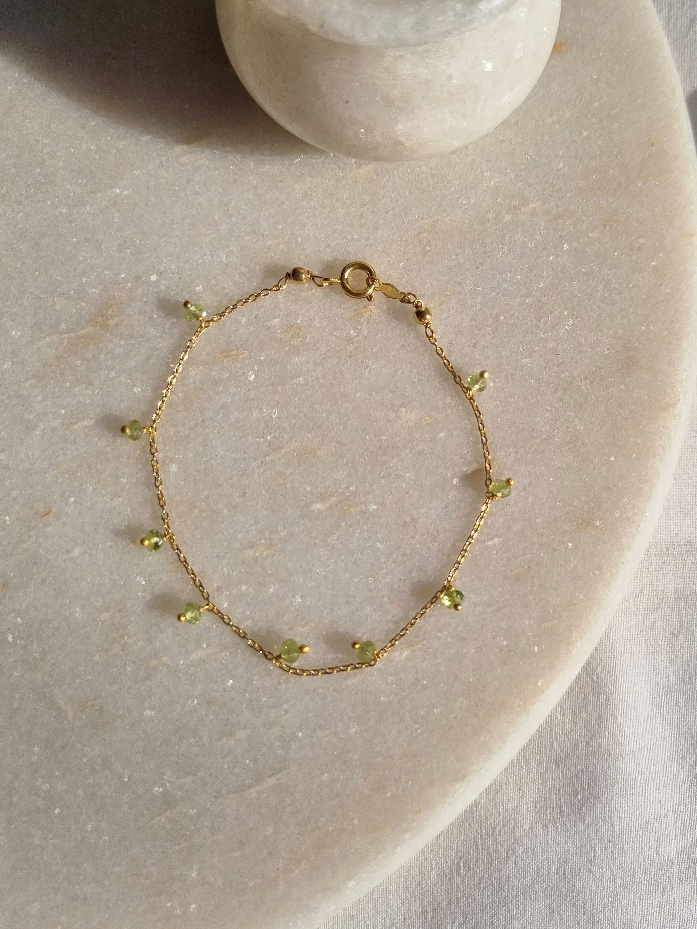 apiti - Peridot Baati Drop Bracelet