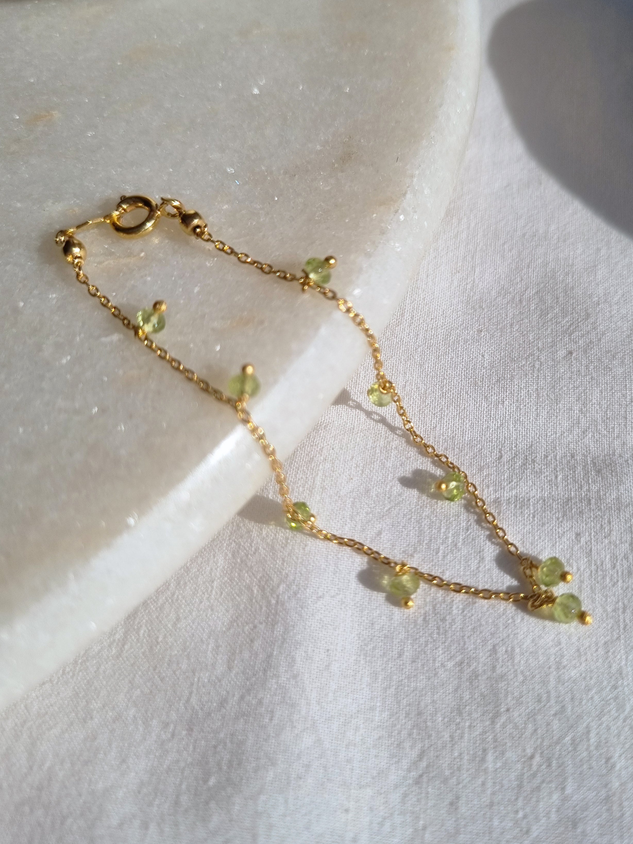 apiti - Peridot Baati Drop Bracelet