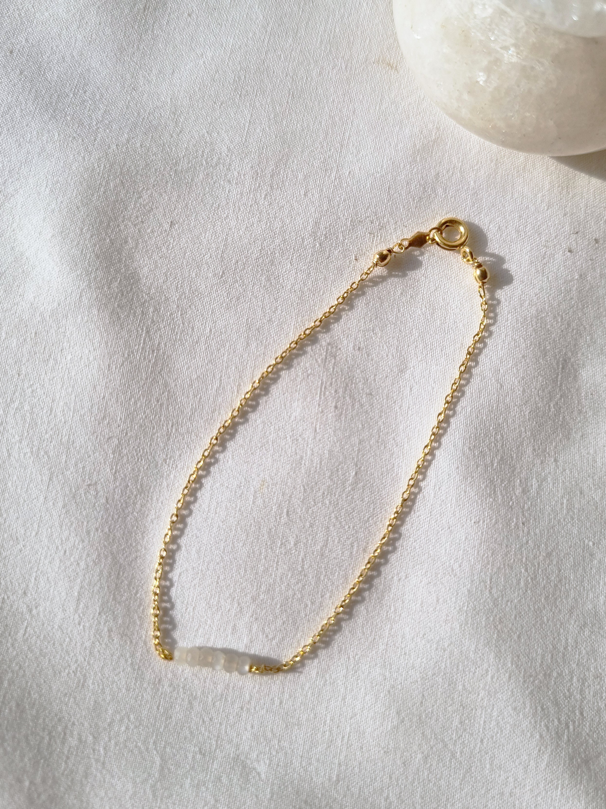 entilae - White Moonstone Baati Bar Bracelet