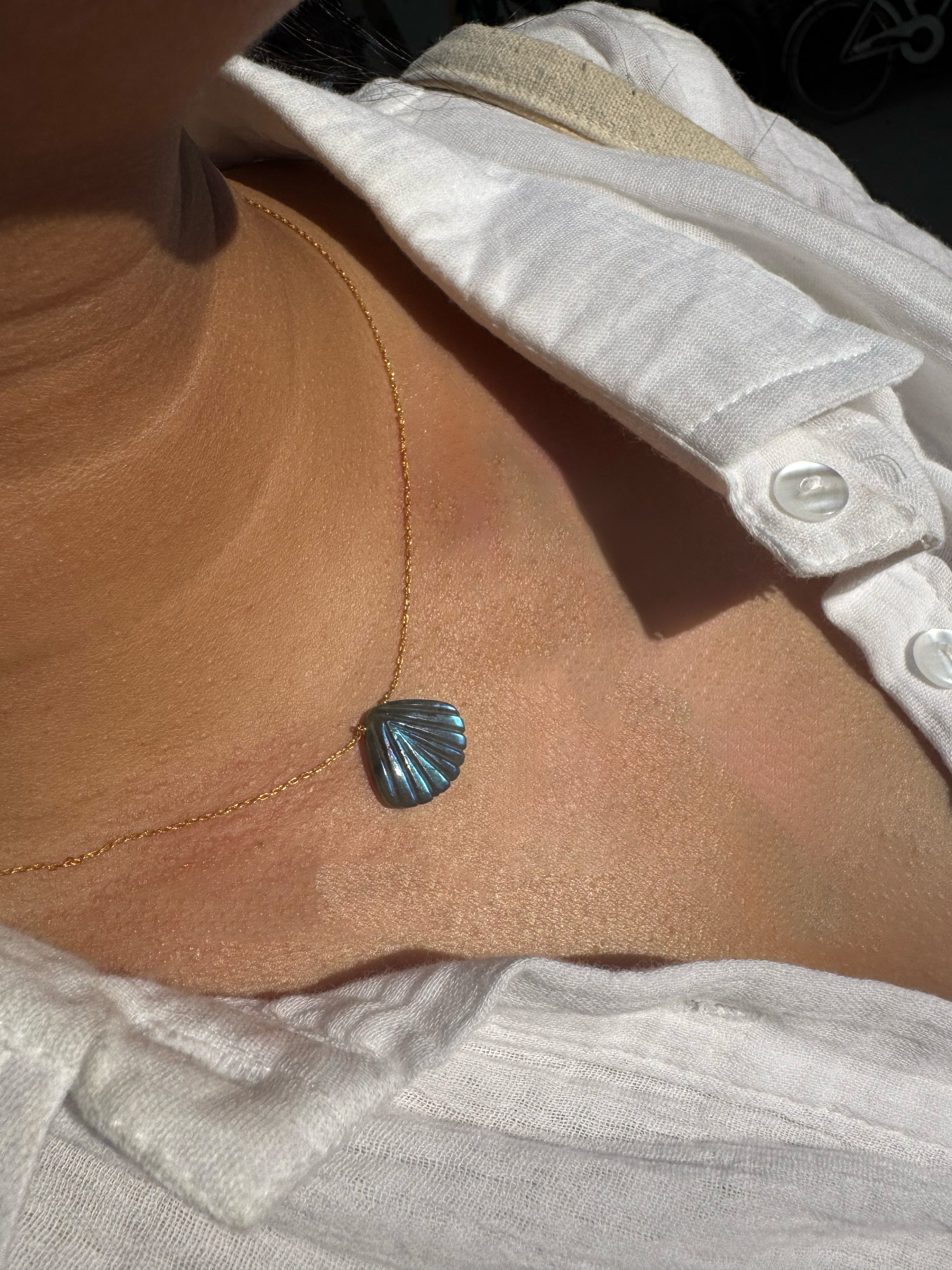 sankha - Labradorite Shell Pendant