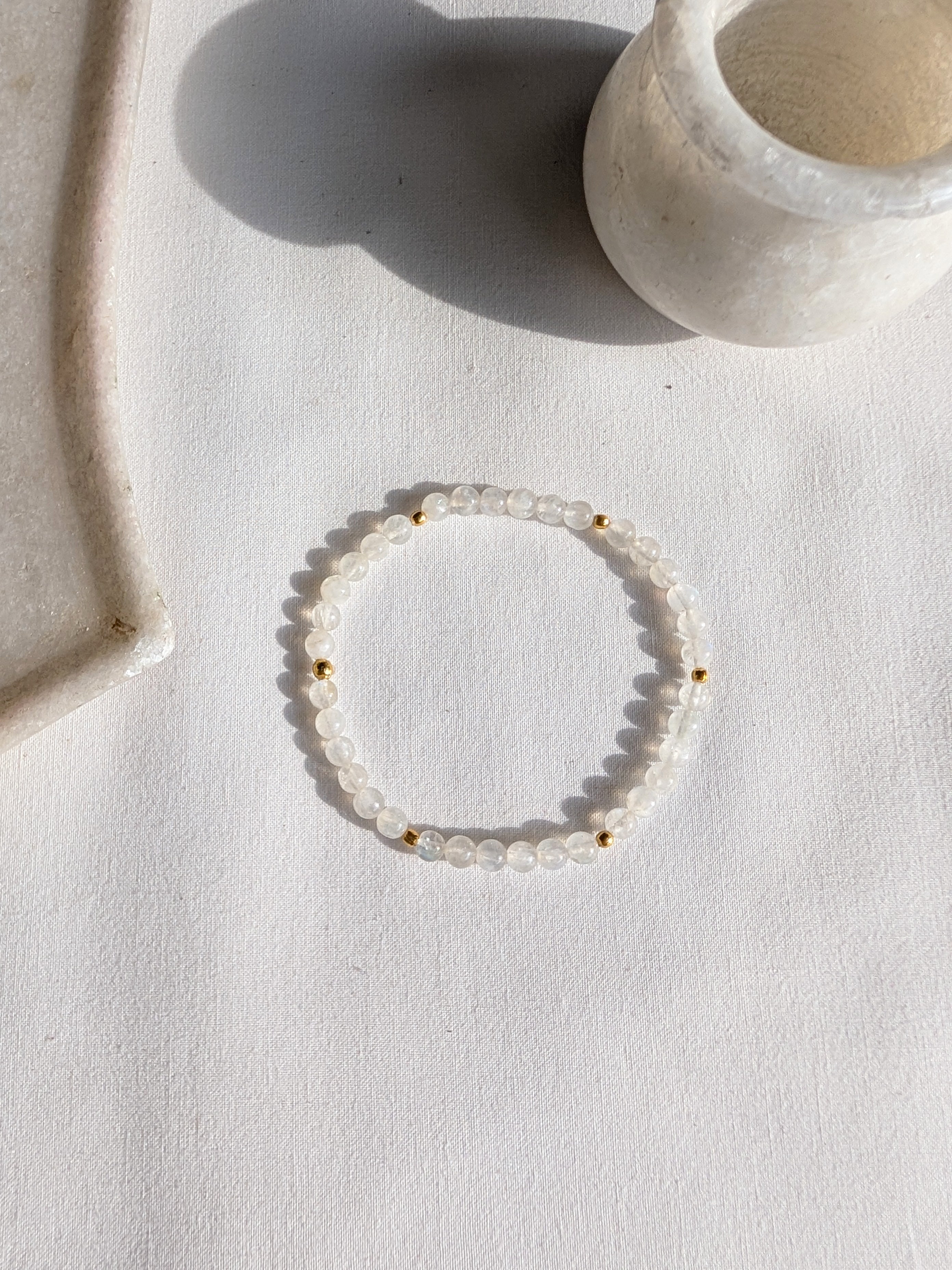 urja - Rainbow Moonstone Round Stretch Bracelet