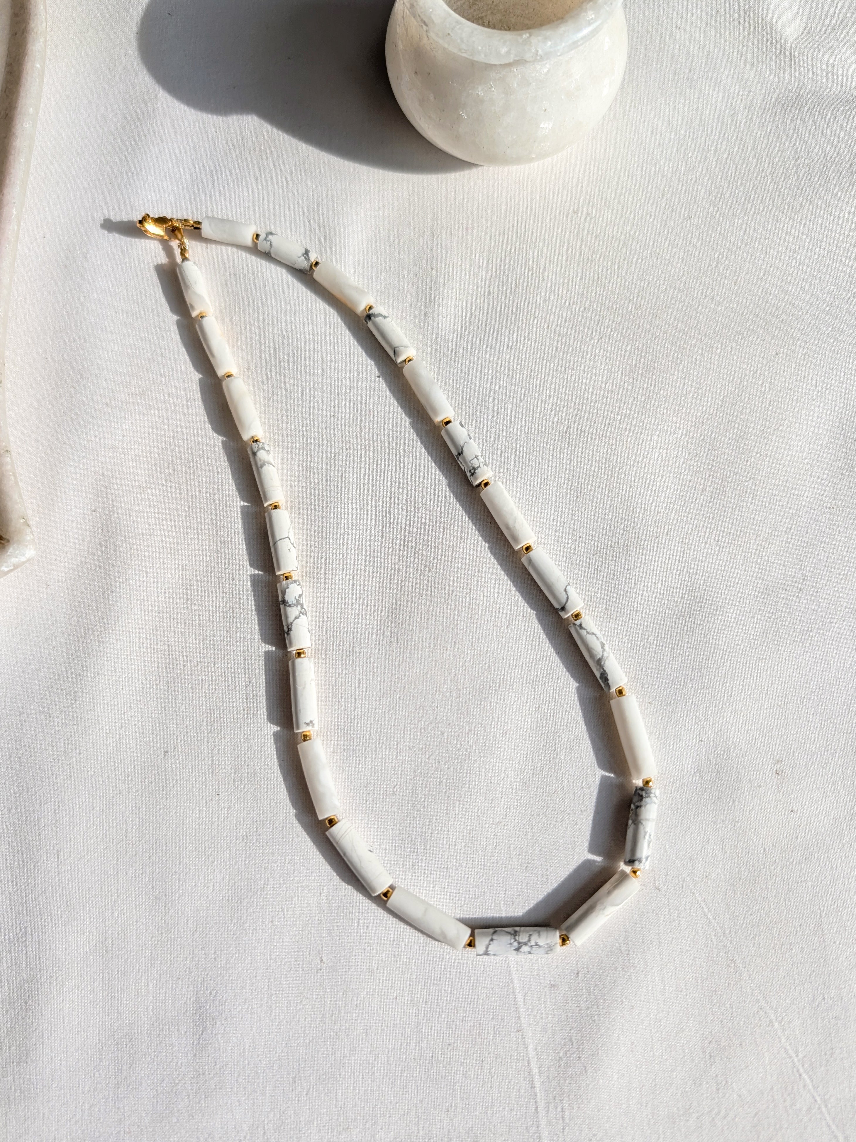 miha - Howlite Tube Choker