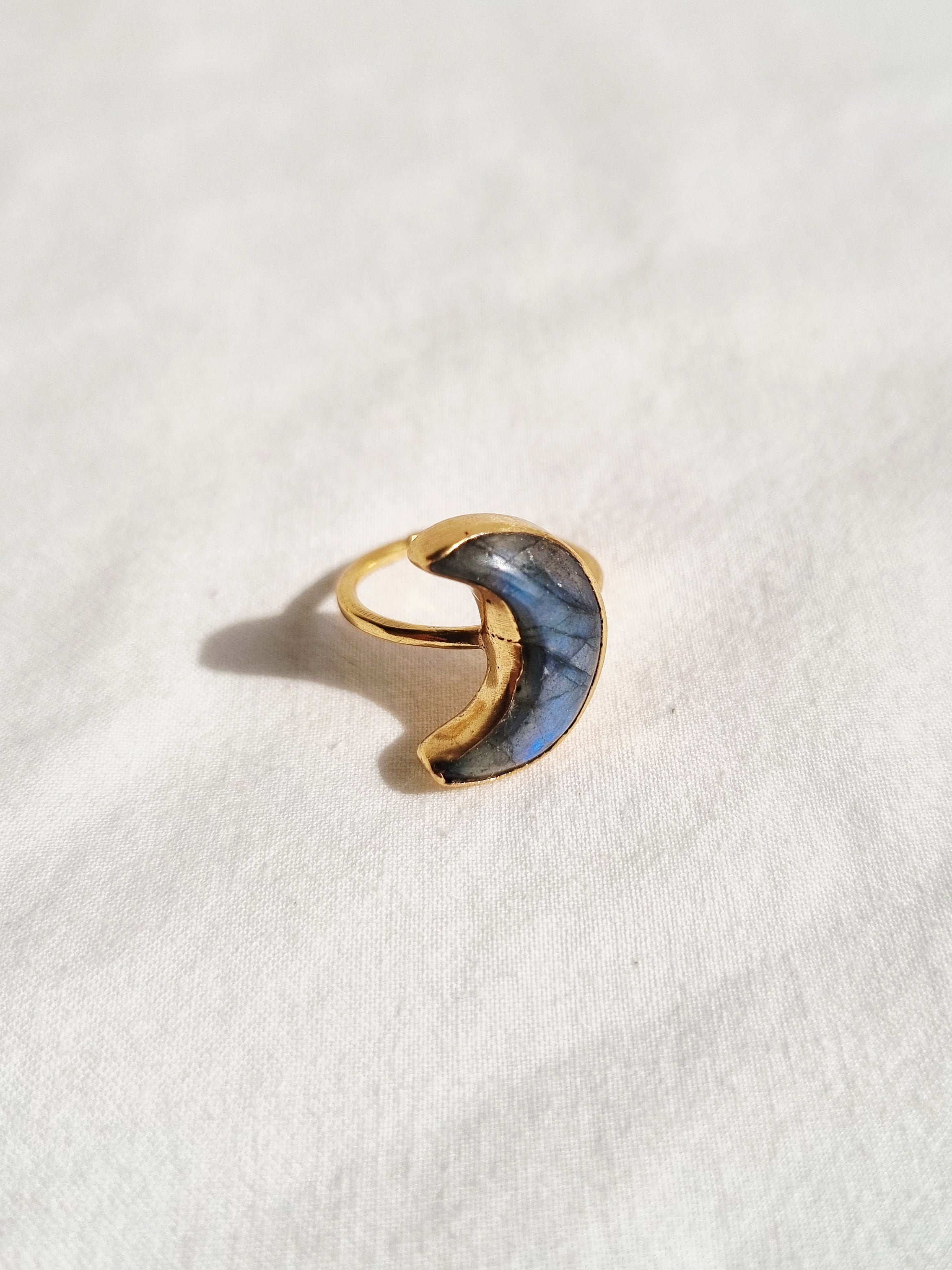 chandra - Labradorite Luna Ring